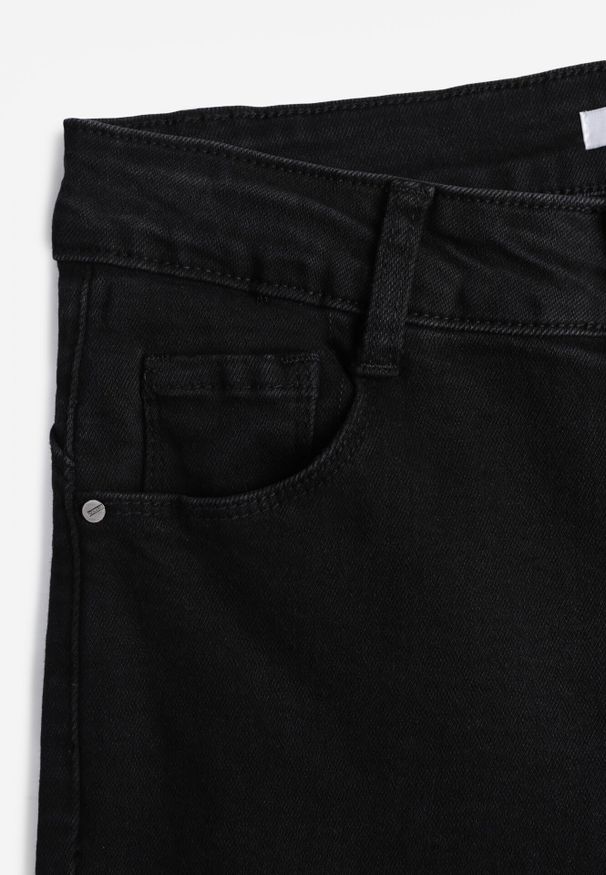 Born2be - Czarne Jeansy o Dopasowanym Kroju z Efektem Push Up Vonnira. Okazja: na co dzień. Kolor: czarny. Styl: elegancki, casual