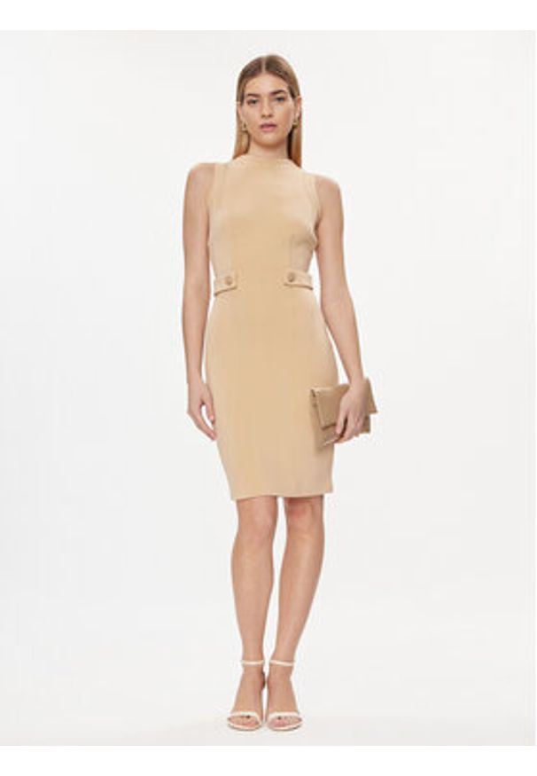 Guess Sukienka codzienna W4GK89 K7UW2 Beżowy Slim Fit. Okazja: na co dzień. Kolor: beżowy. Materiał: wiskoza. Typ sukienki: proste. Styl: casual