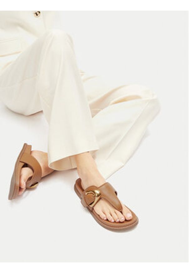 Gino Rossi Japonki CLAUDIE-R25SS03088 Brązowy. Kolor: brązowy. Materiał: skóra