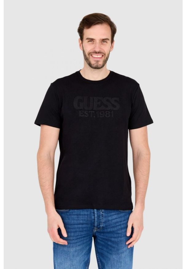 Guess - GUESS Czarny bawełniany męski T-shirt slim fit, Rozmiar XL. Kolor: czarny. Materiał: bawełna. Wzór: haft