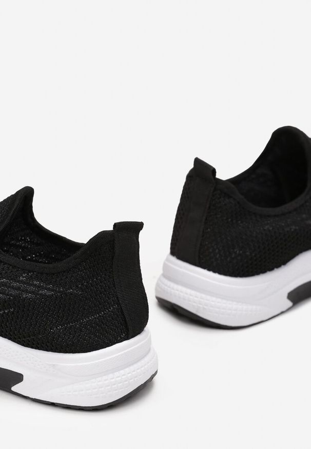 Born2be - Czarne Buty Sportowe z Siateczki Zdobione Wiązaniem Salmerus. Wysokość cholewki: przed kostkę. Nosek buta: okrągły. Kolor: czarny. Materiał: materiał. Szerokość cholewki: normalna. Wzór: aplikacja