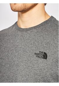The North Face T-Shirt Simple Dome Tee NF0A2TX5 Szary Regular Fit. Kolor: szary. Materiał: syntetyk
