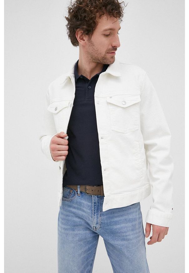 TOMMY HILFIGER - Tommy Hilfiger kurtka jeansowa męska kolor biały przejściowa. Okazja: na co dzień. Kolor: biały. Materiał: jeans. Styl: casual