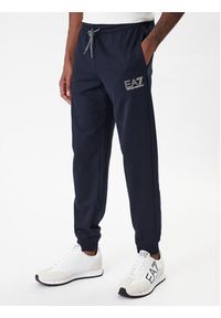 EA7 Emporio Armani Dres 7M001318 AF13512 UB102 Granatowy Regular Fit. Kolor: niebieski. Materiał: bawełna #6