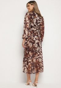 Born2be - Beżowa Rozkloszowana Sukienka z Wiązanym Paskiem i Metaliczną Nicią Nalirina. Okazja: na co dzień. Typ kołnierza: dekolt w kształcie V. Kolor: beżowy. Materiał: elastan, wiskoza. Wzór: aplikacja. Typ sukienki: rozkloszowane, proste. Styl: casual, elegancki, klasyczny #3