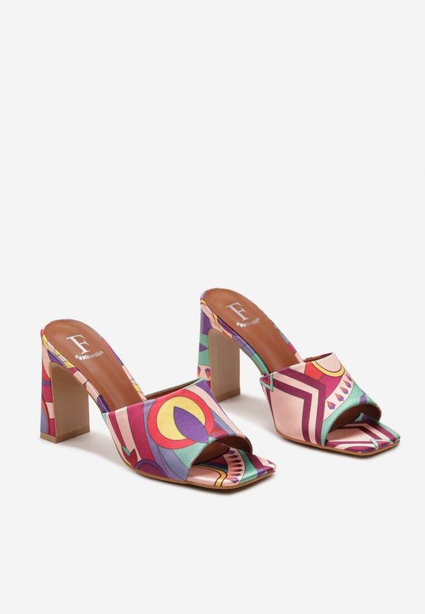 Born2be - Fioletowe Satynowe Klapki na Wysokim Słupku w Abstrakcyjny Print Aratsa. Kolor: fioletowy. Materiał: satyna. Wzór: nadruk. Obcas: na słupku. Styl: elegancki