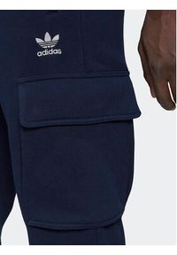 Adidas - adidas Spodnie dresowe adicolor Essentials Trefoil HK0185 Granatowy Slim Fit. Kolor: niebieski. Materiał: syntetyk, dresówka #4
