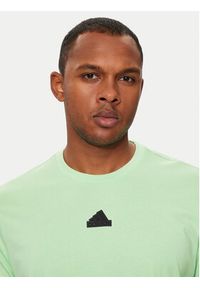 Adidas - adidas T-Shirt City Escape Graphic IN6237 Zielony Regular Fit. Kolor: zielony. Materiał: bawełna #6