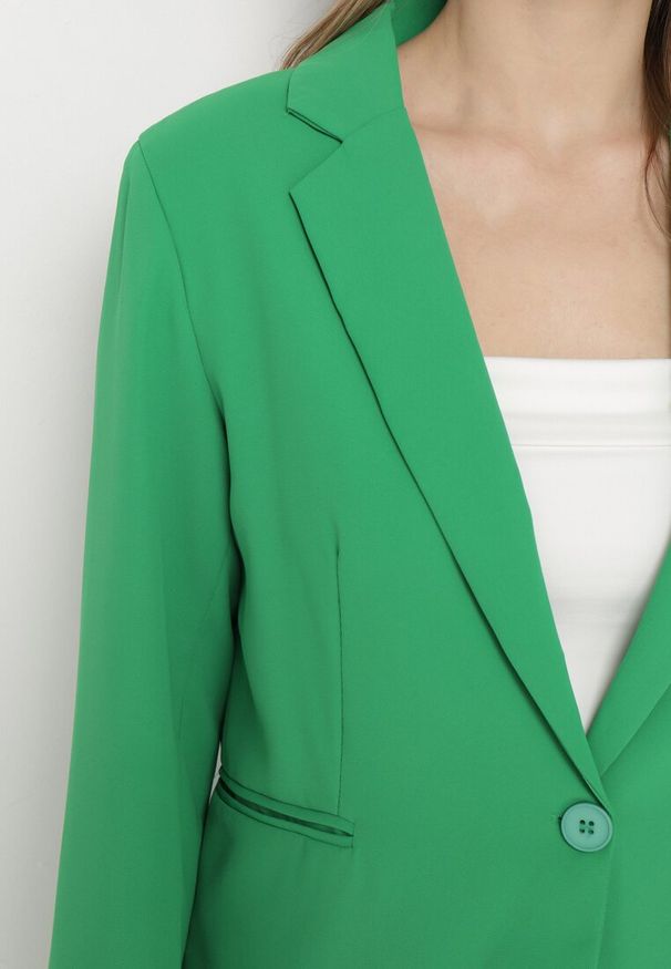 Born2be - Zielona Marynarka Zapinana na Guzik z Kieszonkami Parveta. Okazja: na co dzień. Kolor: zielony. Styl: klasyczny, casual, elegancki