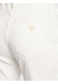 Guess Jeansy W3RA33 D4WG3 Biały Authentic Straight Fit. Kolor: biały