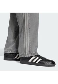 Adidas - adidas Jeansy adicolor Denim Stone JW5920 Szary Regular Fit. Kolor: szary #4