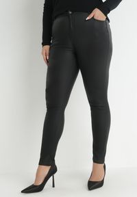 Born2be - Czarne Spodnie Skinny Gasi. Kolekcja: plus size. Kolor: czarny