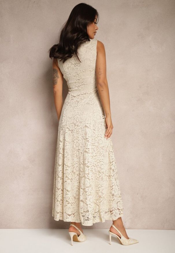 Renee - Beżowa Koronkowa Sukienka Taliowana Wilreti. Kolor: beżowy. Materiał: koronka. Typ sukienki: dopasowane. Styl: elegancki, klasyczny