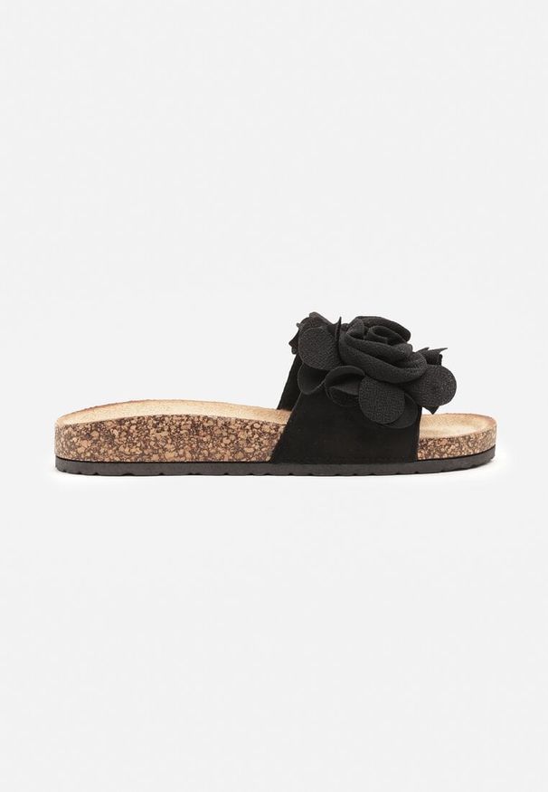 Born2be - Czarne Klapki z Kwiatową Aplikacją 3D Eraniris. Okazja: na co dzień. Kolor: czarny. Wzór: aplikacja, kwiaty. Sezon: lato. Styl: elegancki, casual