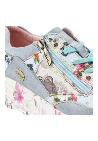 Sneakersy damskie Laura Vita, sznurowana cholewka z dekoracyjnym zamkiem oraz masywna podeszwa z nadrukiem na bokach, niebieskie, 06 SL2179-6B. Okazja: na spacer, na co dzień. Zapięcie: zamek. Kolor: niebieski. Szerokość cholewki: normalna. Wzór: nadruk. Sezon: wiosna, lato. Styl: casual #6