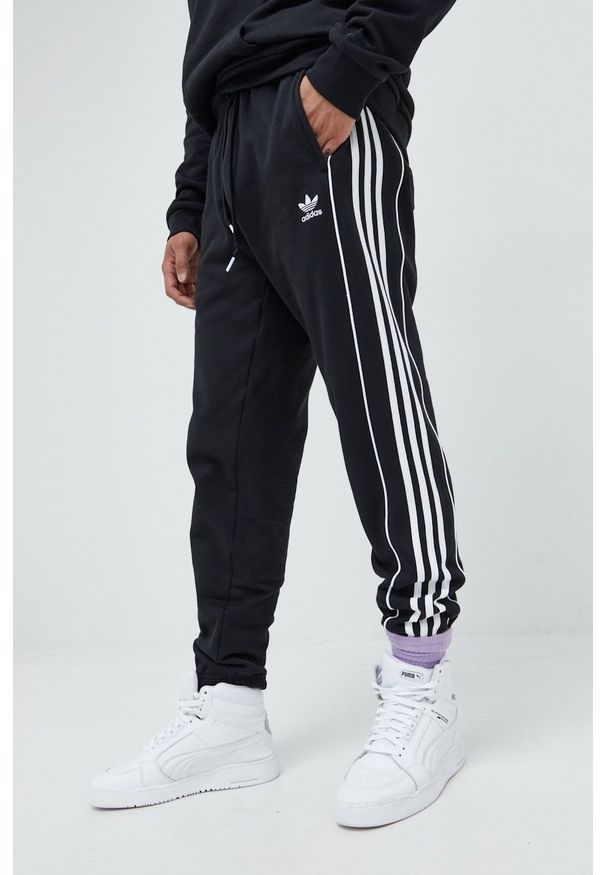adidas Originals spodnie dresowe bawełniane męskie kolor czarny gładkie. Kolor: czarny. Materiał: bawełna, dresówka. Wzór: gładki