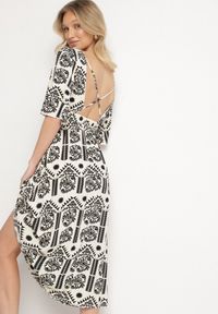 Born2be - Czarno-Kremowa Sukienka Wiskozowa Rozkloszowana z Odkrytymi Plecami w Print Boho Turaisa. Okazja: na co dzień. Typ kołnierza: dekolt w kształcie V. Kolor: czarny. Materiał: wiskoza. Długość rękawa: długi rękaw. Wzór: nadruk. Typ sukienki: proste, rozkloszowane. Styl: boho #7