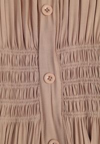 Born2be - Ciemnobeżowa Bawełniana Rozkloszowana Sukienka z Guzikami i Bufiastymi Rękawami Annivi. Okazja: na co dzień. Kolor: beżowy. Materiał: bawełna. Styl: casual, klasyczny, elegancki #5