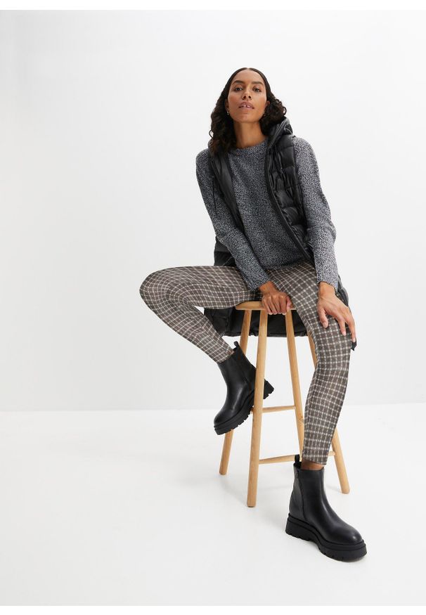 bonprix - Sweter melanżowy z okrągłym dekoltem. Kolor: szary. Materiał: dzianina. Wzór: melanż