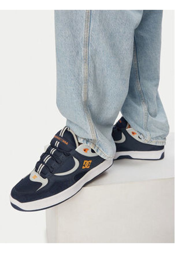 DC Shoes Sneakersy DC01721410 Granatowy. Kolor: niebieski. Materiał: skóra, zamsz