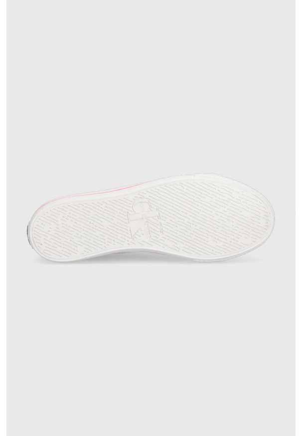Calvin Klein Jeans tenisówki damskie kolor szary. Nosek buta: okrągły. Zapięcie: sznurówki. Kolor: szary. Materiał: materiał. Szerokość cholewki: normalna