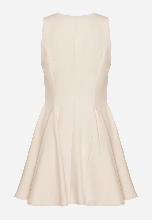 Born2be - Beżowa Sukienka Bez Rękawów o Rozkloszowanym Kroju z Ozdobnymi Guzikami Palanea. Okazja: na co dzień. Typ kołnierza: dekolt w kształcie V. Kolor: beżowy. Długość rękawa: bez rękawów. Typ sukienki: rozkloszowane. Styl: casual, elegancki, klasyczny