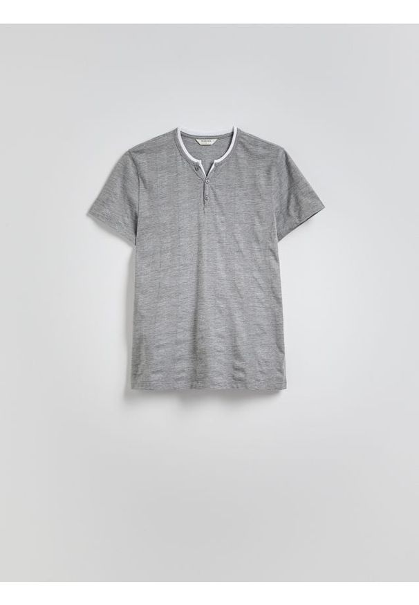 Reserved - T-shirt henley slim fit - ciemnoszary. Typ kołnierza: typu henley. Kolor: szary. Materiał: bawełna, dzianina