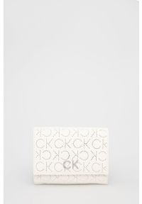 Calvin Klein portfel damski kolor biały. Kolor: biały