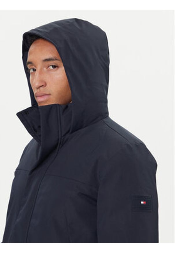 TOMMY HILFIGER - Tommy Hilfiger Kurtka zimowa MW0MW41362 Granatowy Regular Fit. Kolor: niebieski. Materiał: syntetyk. Sezon: zima