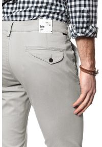 Lee - LEE SPODNIE MĘSKIE CHINO LT GREIGE L768LV64 112121091. Materiał: materiał