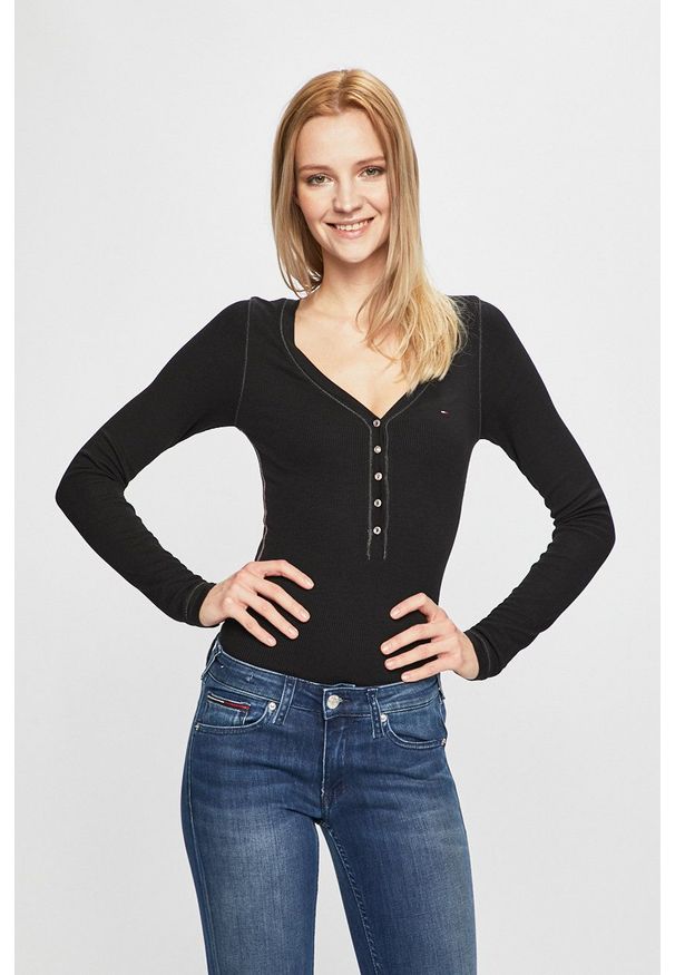 Tommy Jeans - Jeansy Sophie. Kolor: niebieski