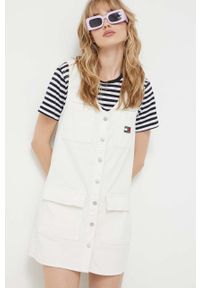 Tommy Jeans sukienka sztruksowa kolor biały mini prosta. Kolor: biały. Materiał: sztruks. Typ sukienki: proste. Długość: mini #1