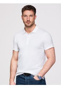 Ombre Clothing - Jednokolorowa koszulka męska polo BASIC z dzianiny pique - biała V4 - Rozmiar: XL. Okazja: na co dzień. Typ kołnierza: polo. Kolor: biały. Materiał: dzianina. Wzór: jednolity, aplikacja, haft. Styl: casual, sportowy, wizytowy