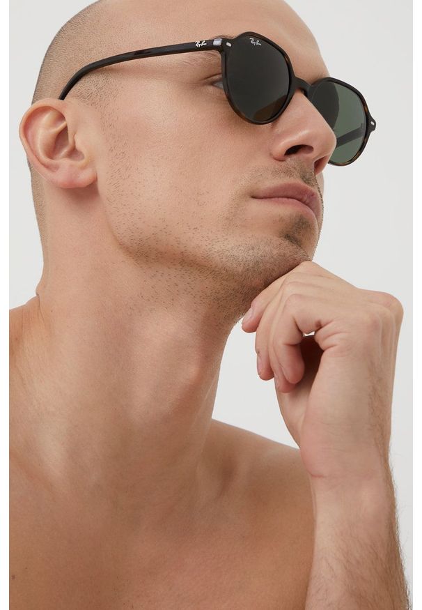 Ray-Ban Okulary przeciwsłoneczne kolor brązowy. Kształt: okrągłe. Kolor: brązowy