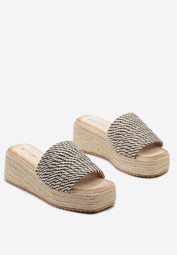 Renee - Czarno-Beżowe Casualowe Klapki na Koturnie i Platformie w Stylu Boho Moonula. Okazja: na co dzień. Nosek buta: otwarty. Kolor: czarny. Materiał: materiał. Sezon: lato. Obcas: na koturnie. Styl: boho, casual. Wysokość obcasa: średni
