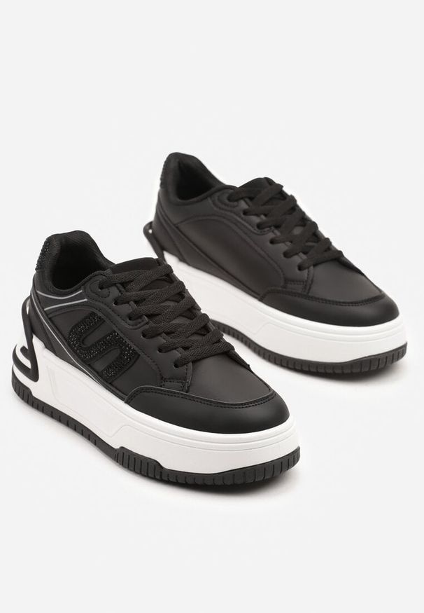 Born2be - Czarne Sneakersy na Grubej Podeszwie z Geometrycznym Wzorem Korsemi. Okazja: na co dzień. Kolor: czarny. Materiał: skóra, jeans. Wzór: geometria