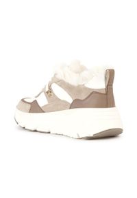Geox sneakersy skórzane D DIAMANTA C kolor beżowy D36UFC 08522 C0118. Nosek buta: okrągły. Zapięcie: sznurówki. Kolor: beżowy. Materiał: skóra. Szerokość cholewki: normalna #6