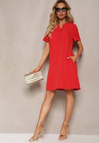 Renee - Czerwona Trapezowa Sukienka Mini z Krótkim Rękawem i Kieszeniami Vrea. Kolor: czerwony. Długość rękawa: krótki rękaw. Typ sukienki: trapezowe. Styl: elegancki. Długość: mini #5