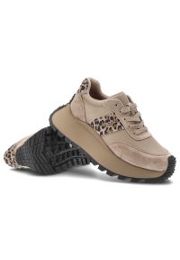 Beżowe Sneakersy Filippo Stylowe Obuwie Damskie Panterka. Kolor: beżowy. Materiał: skóra ekologiczna, zamsz. Szerokość cholewki: normalna. Wzór: motyw zwierzęcy. Styl: elegancki #8