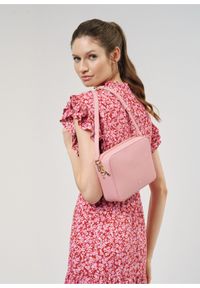 Ochnik - Różowa klasyczna torebka damska. Kolor: różowy. Materiał: skórzane. Styl: klasyczny. Rodzaj torebki: na ramię #4