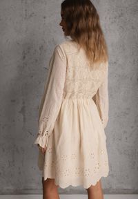 Renee - Beżowa Rustykalna Sukienka z Bawełną Zdobiona Haftem i Ażurowymi Wycięciami Winlith. Okazja: na co dzień. Kolor: beżowy. Materiał: bawełna. Wzór: ażurowy, haft, aplikacja. Styl: casual, klasyczny #5