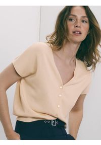 Reserved - Kardigan z lyocellem - kremowy. Kolor: kremowy. Materiał: dzianina