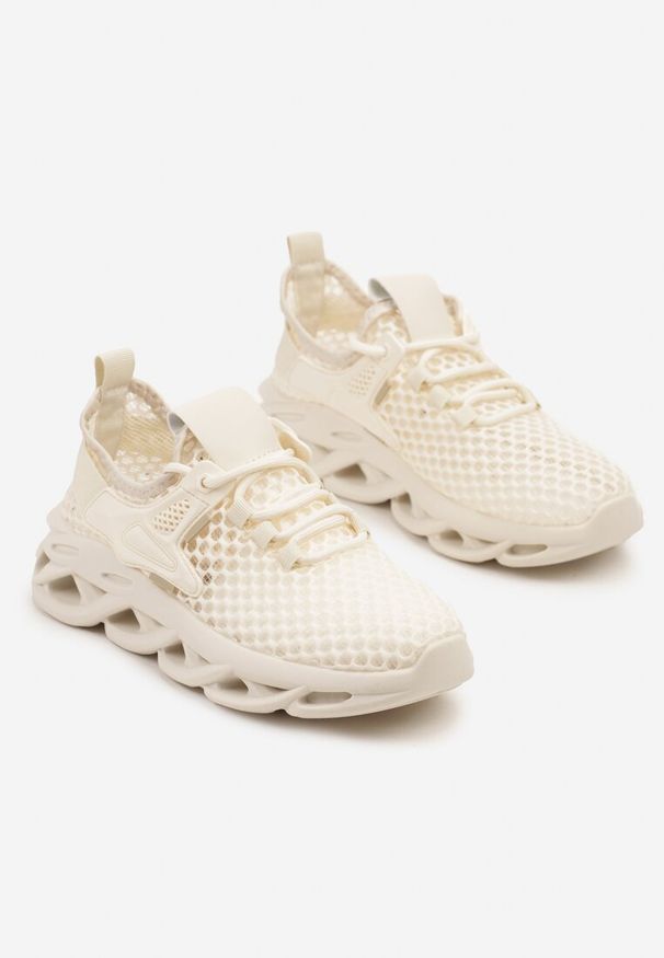 Renee - Beżowe Buty Sportowe Sneakersy na Platformie Ozdobionej Tłoczeniem Teliriella. Okazja: na co dzień. Zapięcie: sznurówki. Kolor: beżowy. Materiał: jeans. Wzór: aplikacja. Obcas: na platformie