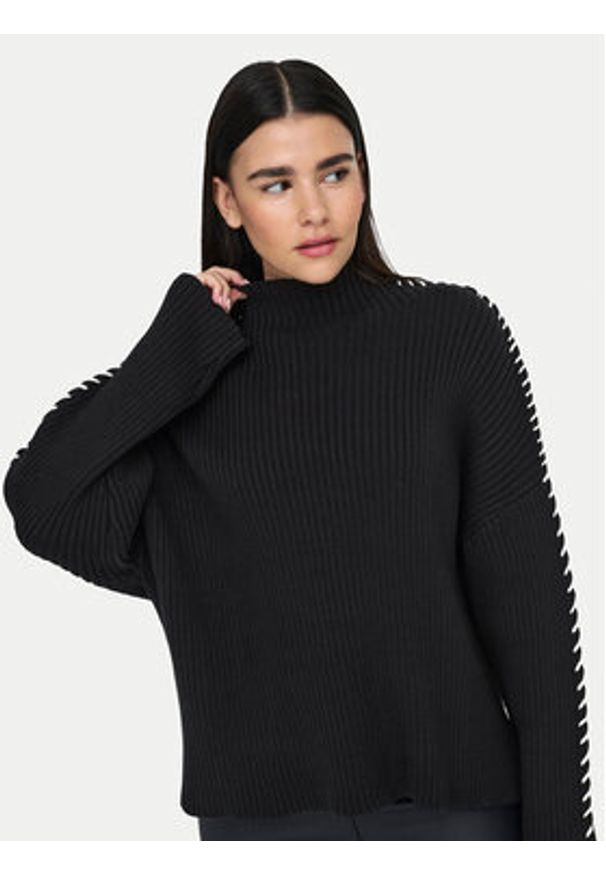 only - ONLY Golf Queenie 15330680 Czarny Loose Fit. Typ kołnierza: golf. Kolor: czarny. Materiał: bawełna