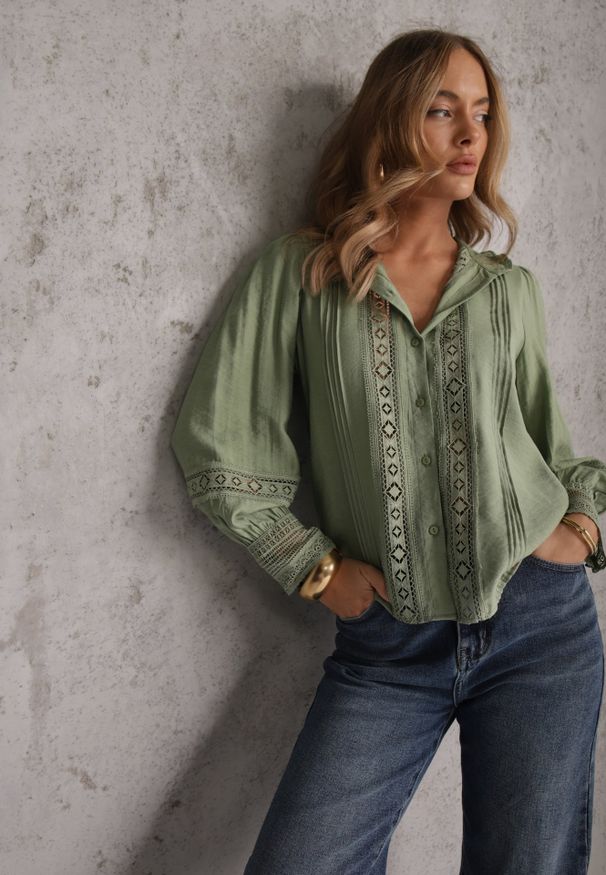 Renee - Zielona Koszula ze Stójką i Koronką Phaeninca. Okazja: na co dzień. Typ kołnierza: kołnierzyk stójkowy. Kolor: zielony. Materiał: koronka. Wzór: koronka. Styl: casual, elegancki