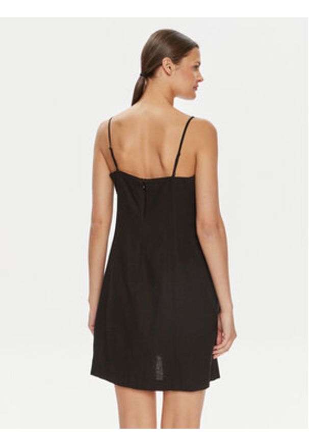 GAP - Gap Sukienka letnia 665882-01 Czarny Regular Fit. Kolor: czarny. Materiał: wiskoza. Sezon: lato