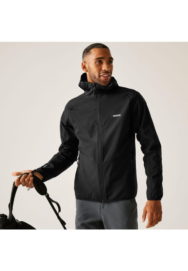 Regatta - Arec III Męski wodoodporny softshell na wędrówki. Kolor: czarny. Materiał: softshell. Sport: turystyka piesza