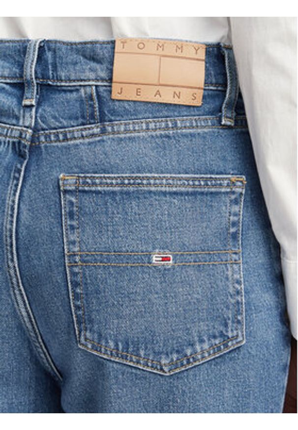 Tommy Jeans Jeansy DW0DW19245 Niebieski Mom Fit. Kolor: niebieski