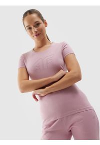 4f - 4F T-shirt slim z nadrukiem damski - jasny róż M. Okazja: na co dzień. Kolor: różowy. Materiał: materiał, bawełna, jersey, dzianina, elastan. Długość rękawa: krótki rękaw. Długość: krótkie. Wzór: nadruk. Styl: sportowy, casual #1