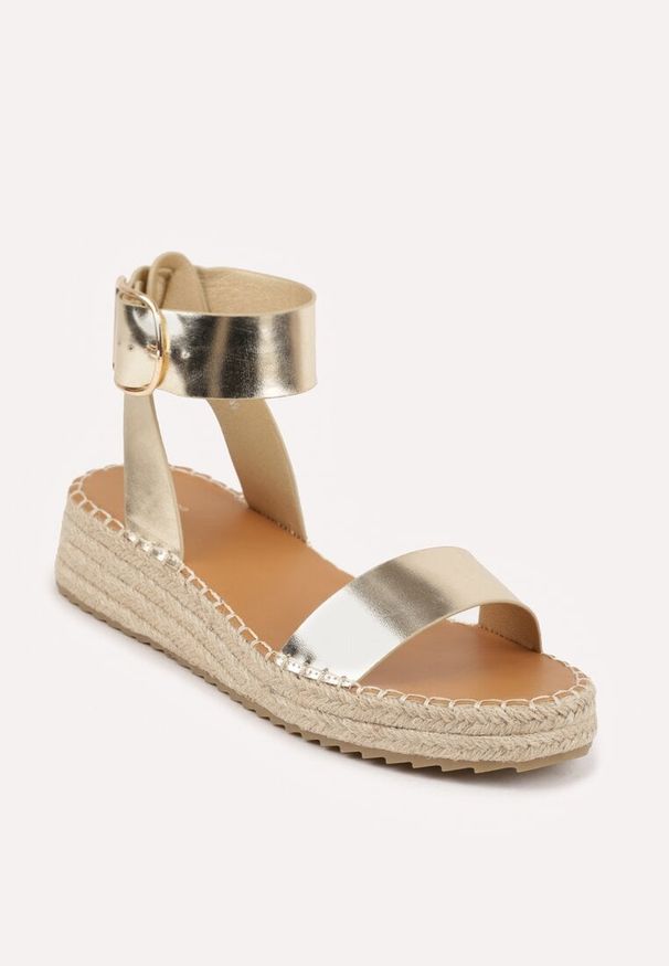 Renee - Złote Sandały VICES na Plecionej Grubej Podeszwie z Paskiem Wokół Kostki Casilla. Okazja: na spacer, na imprezę. Zapięcie: pasek. Kolor: złoty. Materiał: koronka. Wzór: haft. Sezon: lato. Styl: elegancki